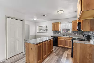 1204 Elmwood Street, Gainesville, TX 76240 - Photo 9