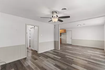 1204 Elmwood Street, Gainesville, TX 76240 - Photo 5