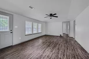 312 Hackney St, Collinsville, TX 76233 - Photo 5