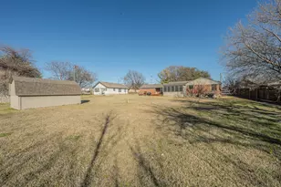 202 S Tower St, Weatherford, TX 76086 - Photo 33