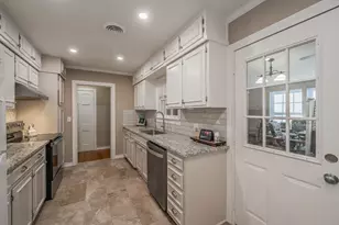 202 S Tower St, Weatherford, TX 76086 - Photo 9