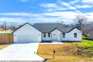 171 Tryall Ct, Bridgeport, TX 76426 - Photo 1