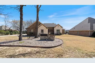 101 Lighthouse Lane, Mabank, TX 75143 - Photo 1