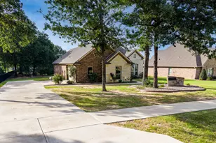 101 Lighthouse Ln, Mabank, TX 75143 - Photo 3