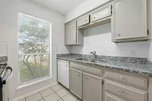 2728 Westchester Dr, Arlington, TX 76015 - Photo 15