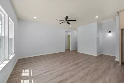 211 Lopez Street, Bellmead, TX 76705 - Photo 3