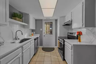 74 E Mountain Creek Ct, Grand Prairie, TX 75052 - Photo 13