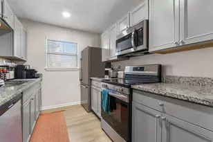 9254 Forest Ln, Dallas, TX 75243 - Photo 9