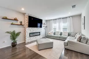 808 Fueller Dr, Aubrey, TX 76227 - Photo 9