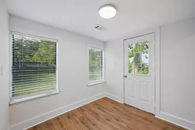 906 E Houston Street, Sherman, TX 75092 - Photo 3