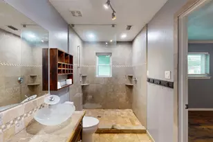 113 E Ave C, Waxahachie, TX 75165 - Photo 25