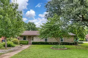 113 E Ave C, Waxahachie, TX 75165 - Photo 1