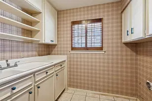 1717 Live Oak Dr, Irving, TX 75061 - Photo 31