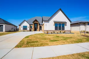 921 Bandon Dunes Dr, Burleson, TX 76028 - Photo 1