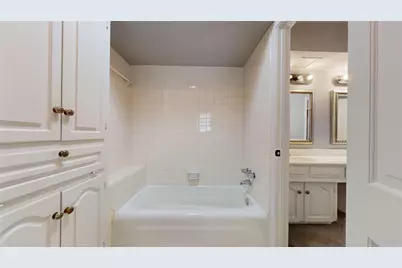 10504 Berry Knoll Drive, Dallas, TX 75230 - Photo 23