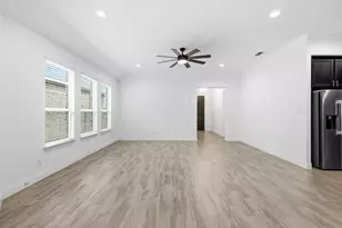 916 10th St, Argyle, TX 76226 - Photo 9