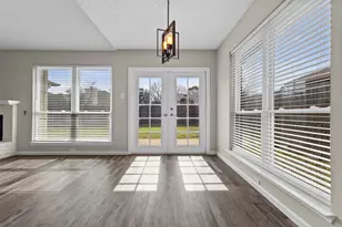 2847 Red Oak Dr, Grand Prairie, TX 75052 - Photo 7