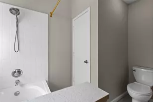 2847 Red Oak Dr, Grand Prairie, TX 75052 - Photo 15