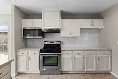 2847 Red Oak Drive, Grand Prairie, TX 75052 - Photo 9