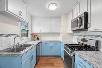 115 NE Taylor Street, Burleson, TX 76028 - Photo 7