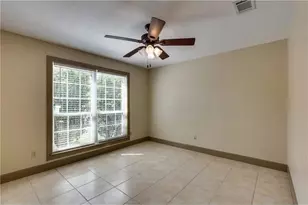 2921 Clover Ln, Euless, TX 76039 - Photo 13