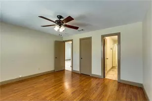 2921 Clover Ln, Euless, TX 76039 - Photo 9