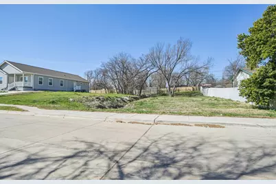 2016 Belzise Terrace, Fort Worth, TX 76104 - Photo 3