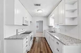 2927 Eric Ln, Farmers Branch, TX 75234 - Photo 13