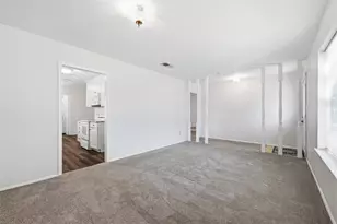 2927 Eric Ln, Farmers Branch, TX 75234 - Photo 9