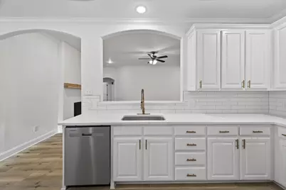 313 Nutmeg, Burleson, TX 76028 - Photo 11