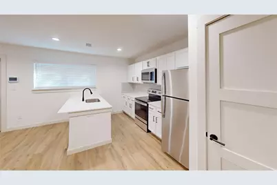 715 N Lancaster Avenue #206, Dallas, TX 75203 - Photo 5