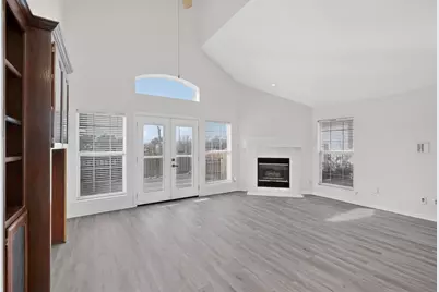 714 Ashbrook Court, Euless, TX 76039 - Photo 5