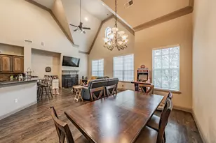 575 Rockingham Dr, Irving, TX 75063 - Photo 3