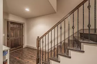 575 Rockingham Dr, Irving, TX 75063 - Photo 9