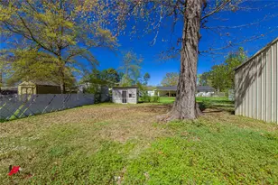 1120 Pine St, Waskom, TX 75692 - Photo 11