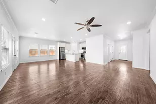 810 N Walnut St, Sherman, TX 75090 - Photo 11