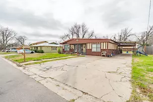 110 Blakeney, Stephenville, TX 76401 - Photo 3