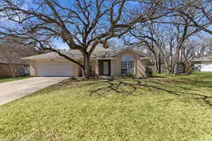 945 Lakeridge Dr, Azle, TX 76020 - Photo 3
