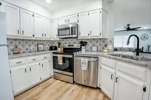 364 Melrose Dr, Woodway, TX 76712 - Photo 9