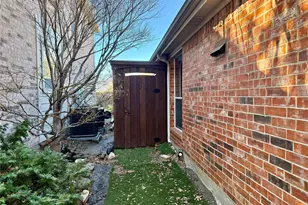 1737 Flowers Dr, Carrollton, TX 75007 - Photo 17