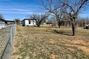 1211 W 4th St, Breckenridge, TX 76424 - Photo 19