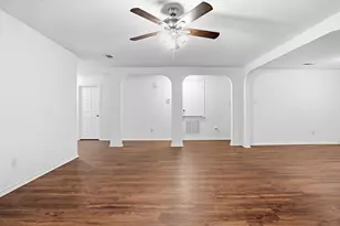 1922 Cross Oaks Dr, Lancaster, TX 75146 - Photo 9