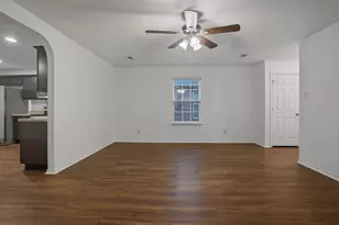 1922 Cross Oaks Dr, Lancaster, TX 75146 - Photo 11