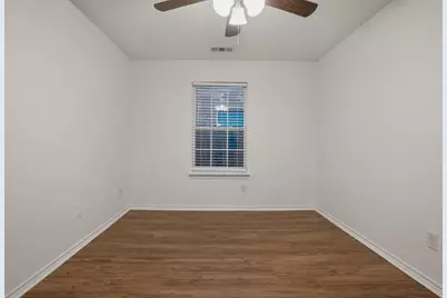 1922 Cross Oaks Drive, Lancaster, TX 75146 - Photo 15