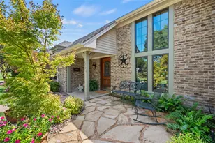 2706 Peach Tree Dr, Carrollton, TX 75006 - Photo 3