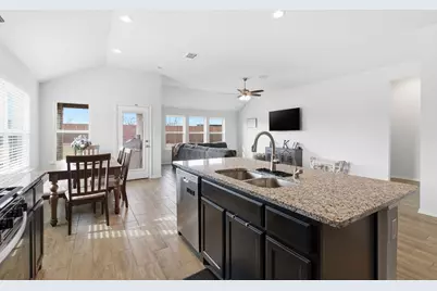 301 Chickasaw Drive, Cleburne, TX 76033 - Photo 15