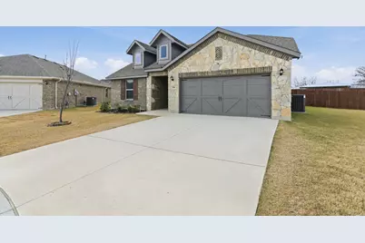 301 Chickasaw Drive, Cleburne, TX 76033 - Photo 3