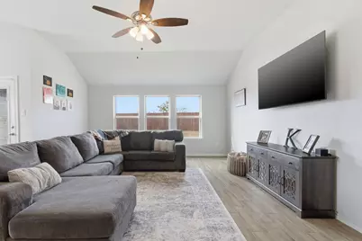 301 Chickasaw Drive, Cleburne, TX 76033 - Photo 9