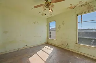 4242 Aero Dr, Dallas, TX 75209 - Photo 19