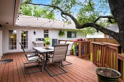 8635 Capri Drive, Dallas, TX 75238 - Photo 35